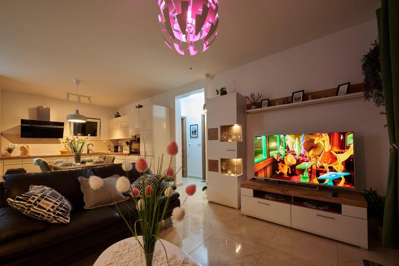 Ferienwohnung Golubica Trogir Exterior foto