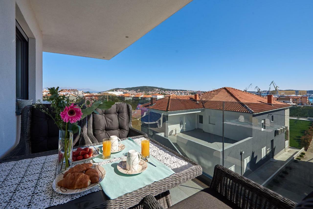 Ferienwohnung Golubica Trogir Exterior foto