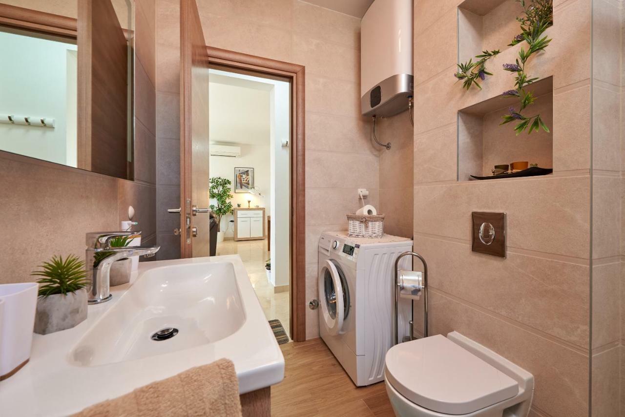 Ferienwohnung Golubica Trogir Exterior foto