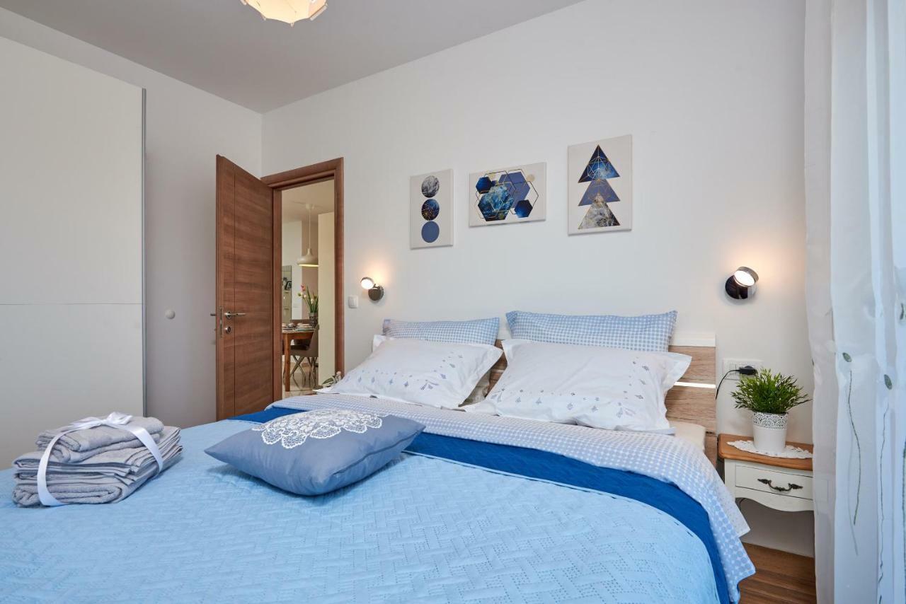 Ferienwohnung Golubica Trogir Exterior foto
