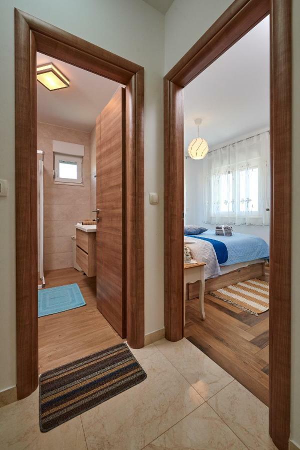 Ferienwohnung Golubica Trogir Exterior foto