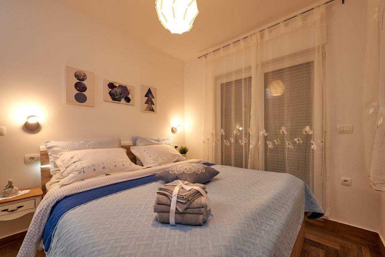 Ferienwohnung Golubica Trogir Exterior foto