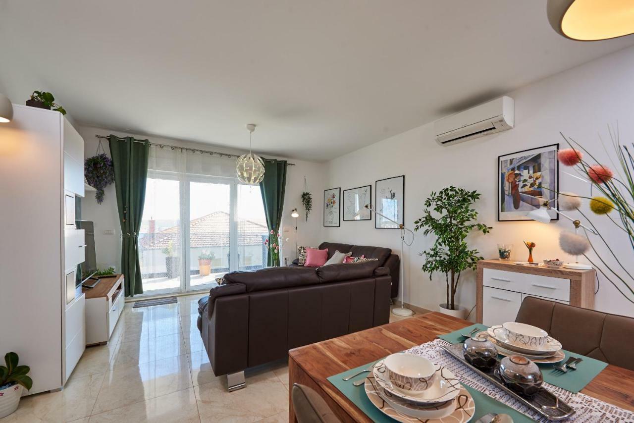 Ferienwohnung Golubica Trogir Exterior foto