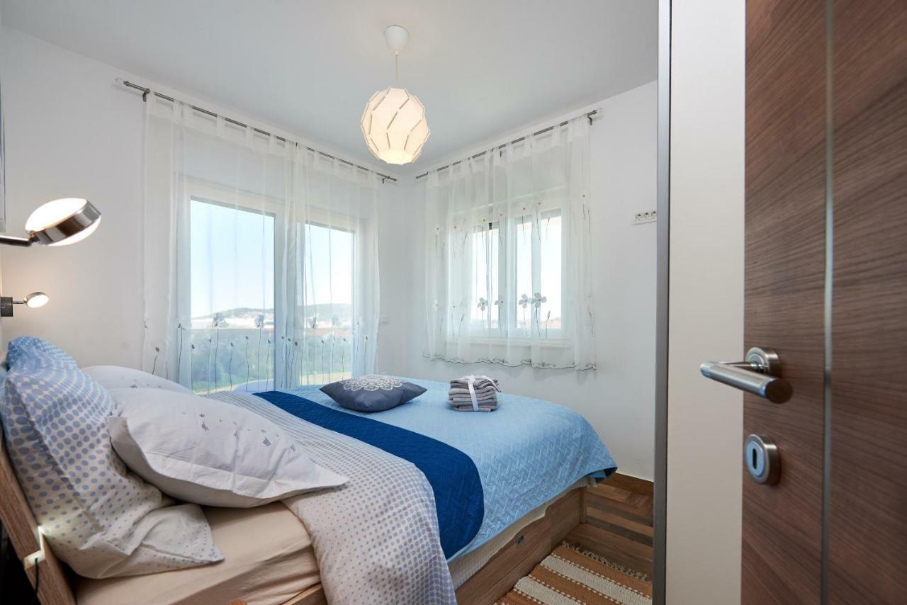 Ferienwohnung Golubica Trogir Exterior foto