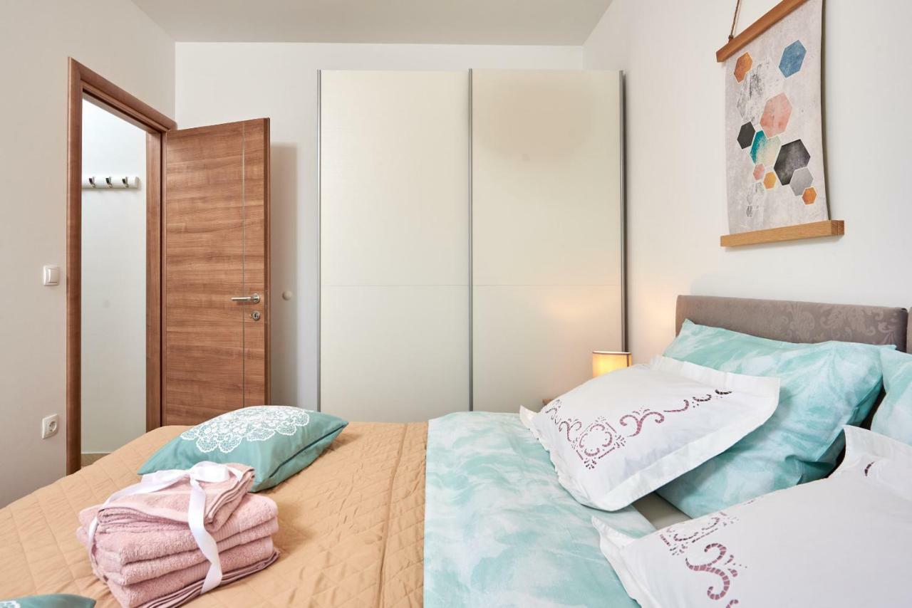 Ferienwohnung Golubica Trogir Exterior foto
