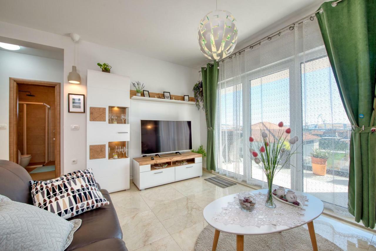 Ferienwohnung Golubica Trogir Exterior foto