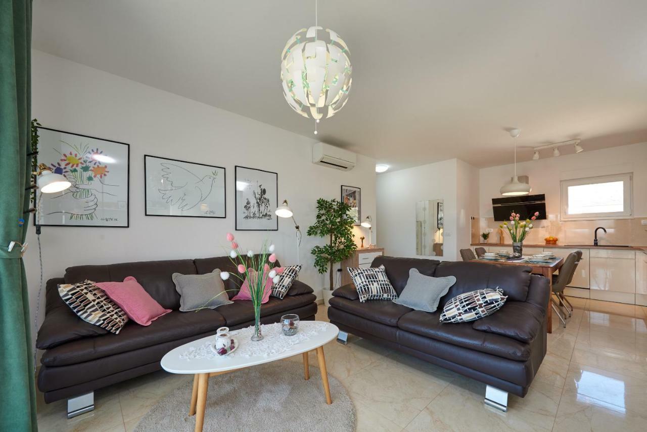Ferienwohnung Golubica Trogir Exterior foto