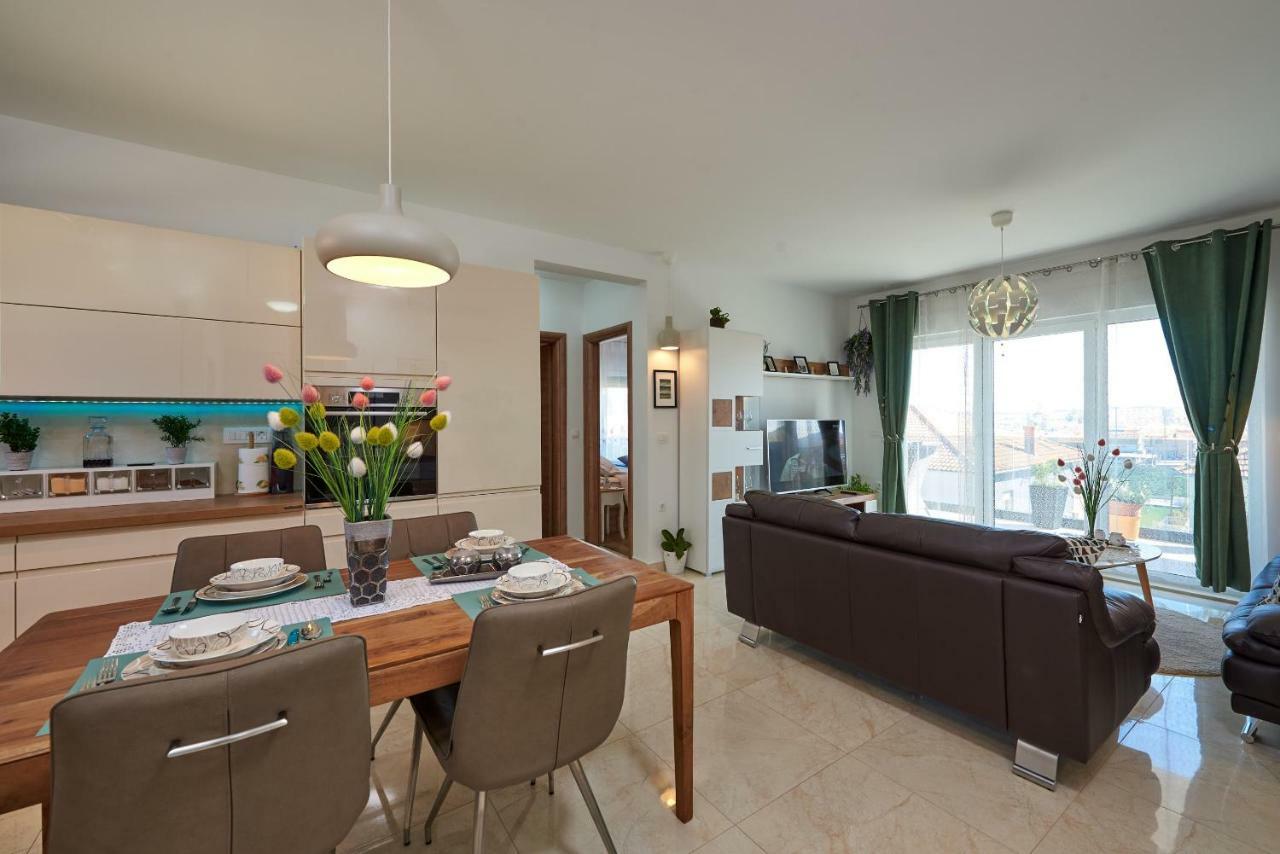 Ferienwohnung Golubica Trogir Exterior foto