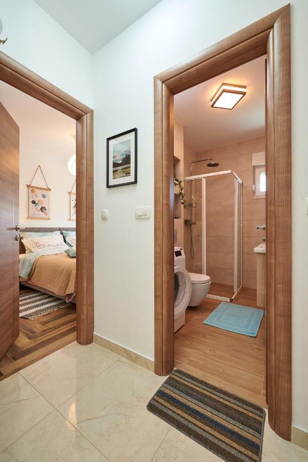Ferienwohnung Golubica Trogir Exterior foto